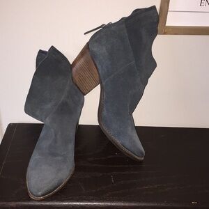 Bundle Discount! 🔥 
Dark Teal ALL LEATHER Booties